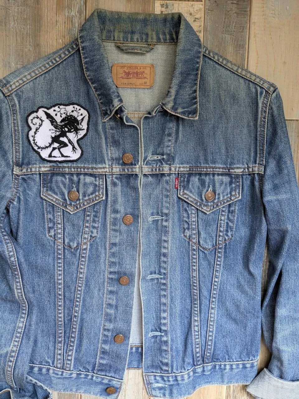 Handgeborduurde donkere fantasie patch – photo 2